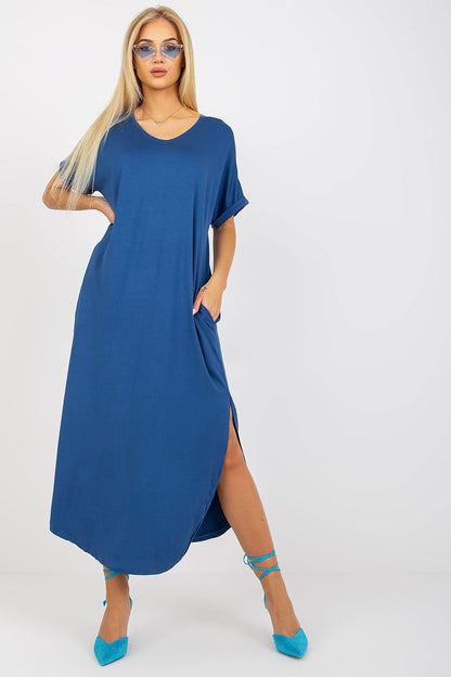 Short-Sleeved Dress with Slip Pockets and Rounded Bottom with Slits