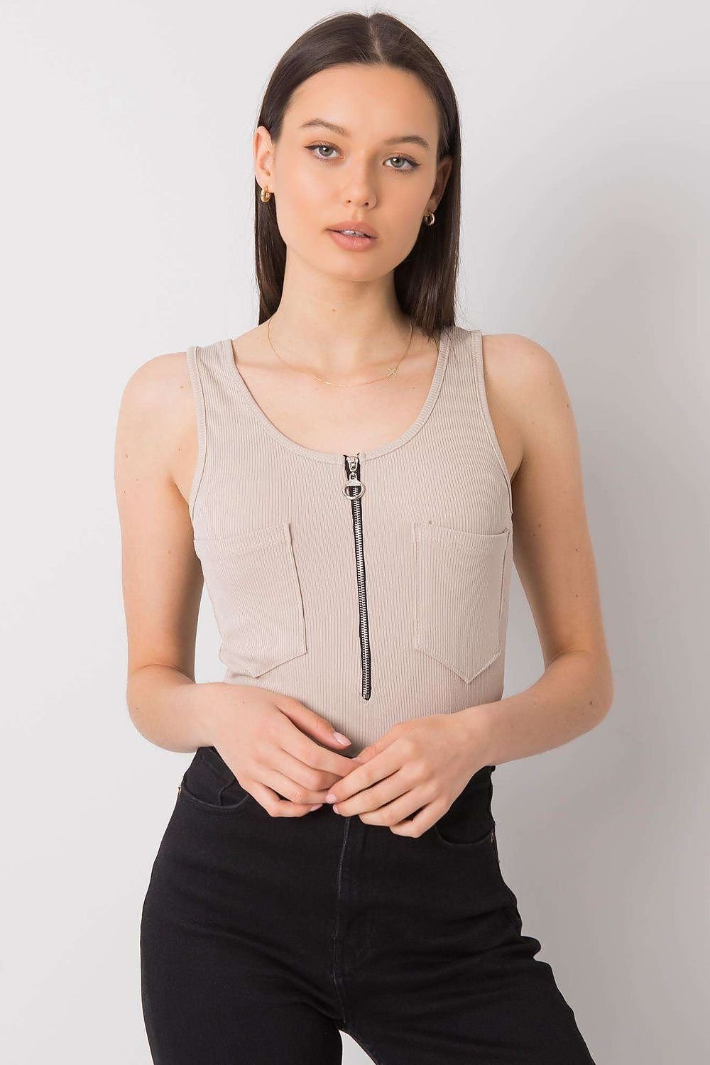 Women's t-shirt with a round neckline, shoulder straps, zippered and decorative pockets on the front. A stylish and practical choice for summer.
