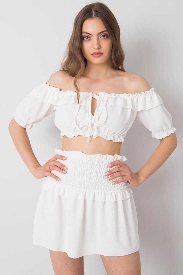 Short Blouse with Spanish-Style Neckline and Front Tie