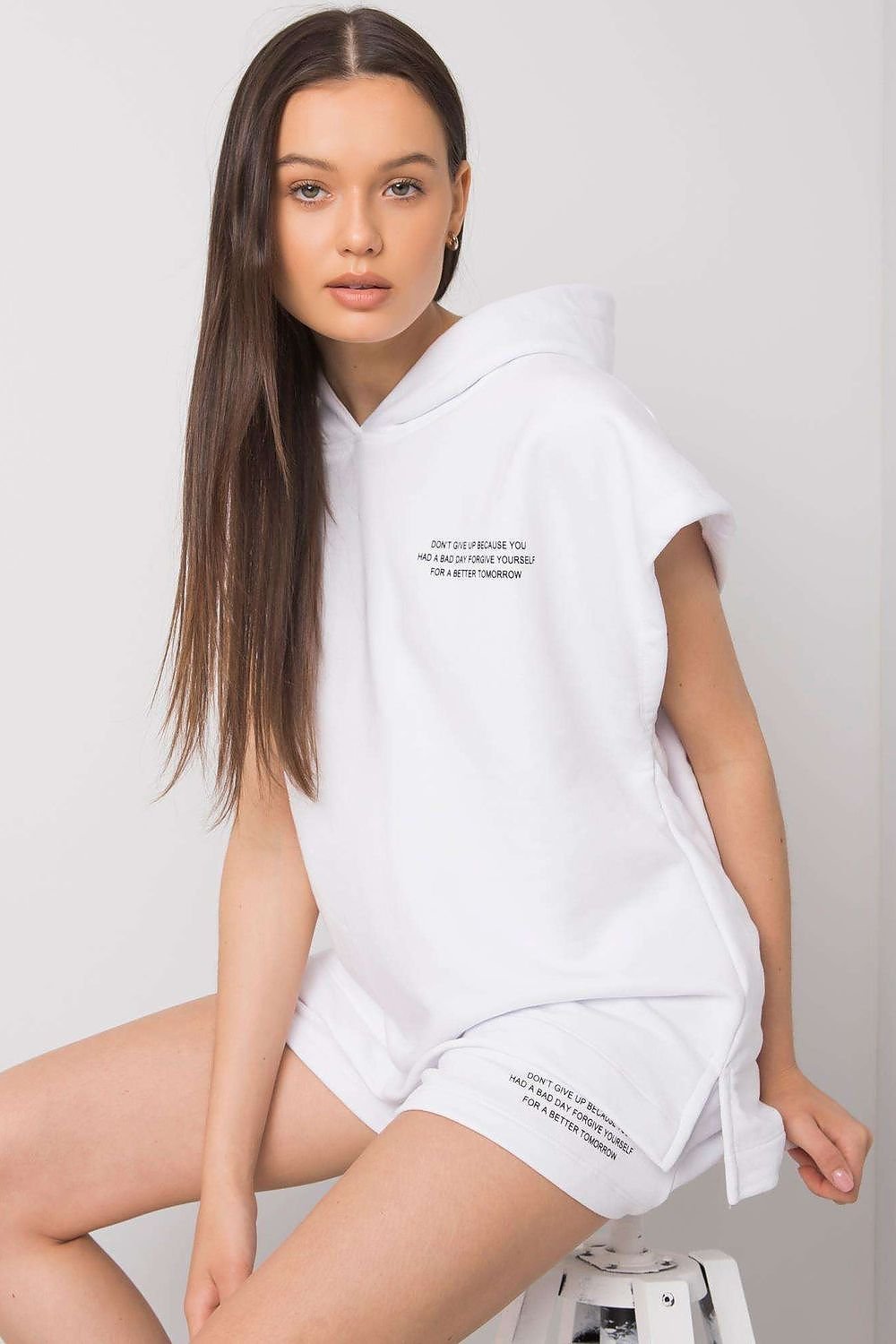 Sweatshirt and Shorts Set with Hood