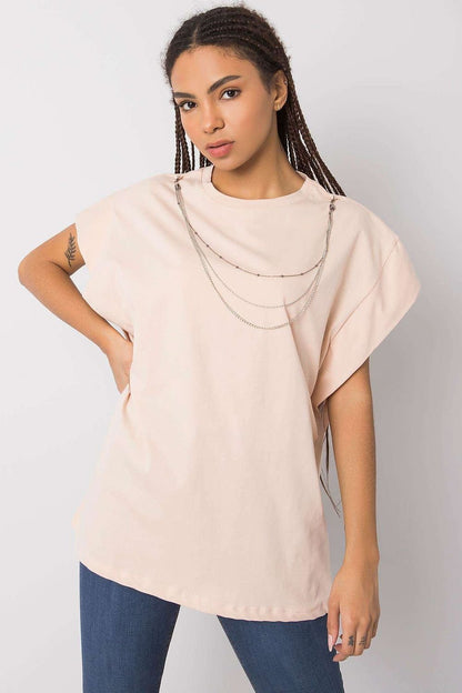 A loose-fit blouse with short sleeves, featuring a detachable chain for a customizable touch of style. Perfect for relaxed, chic outfits