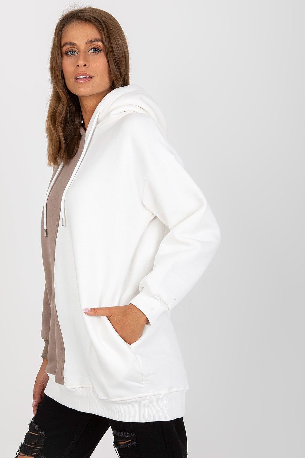 Sweat-shirt bicolore pour femme avec capuche et poches latérales