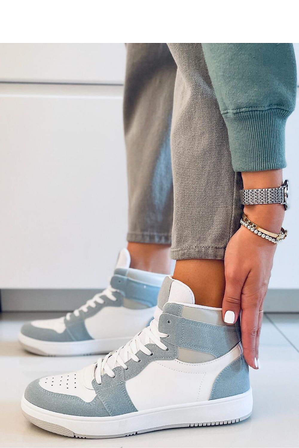 Baskets à lacets pour femmes dans des combinaisons de couleurs tendance