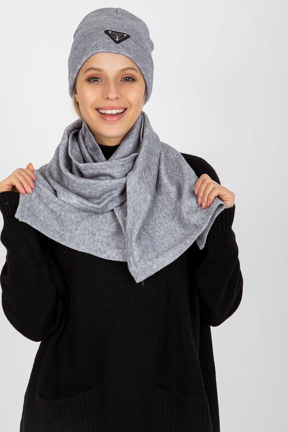 Ensemble bonnet et écharpe d'hiver pour plus de chaleur et de style