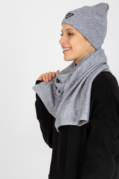 Ensemble bonnet et écharpe d'hiver pour plus de chaleur et de style