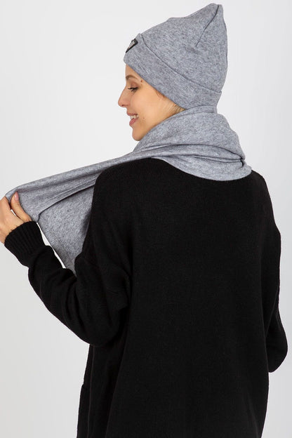 Ensemble bonnet et écharpe d'hiver pour plus de chaleur et de style