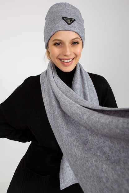 Ensemble bonnet et écharpe d'hiver pour plus de chaleur et de style