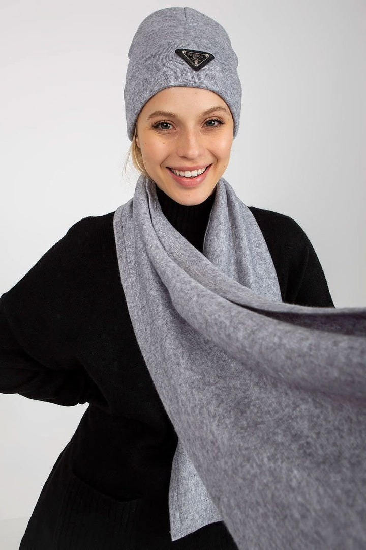 Winter Hat and Scarf Set for Warmth and Style - Ludowika 