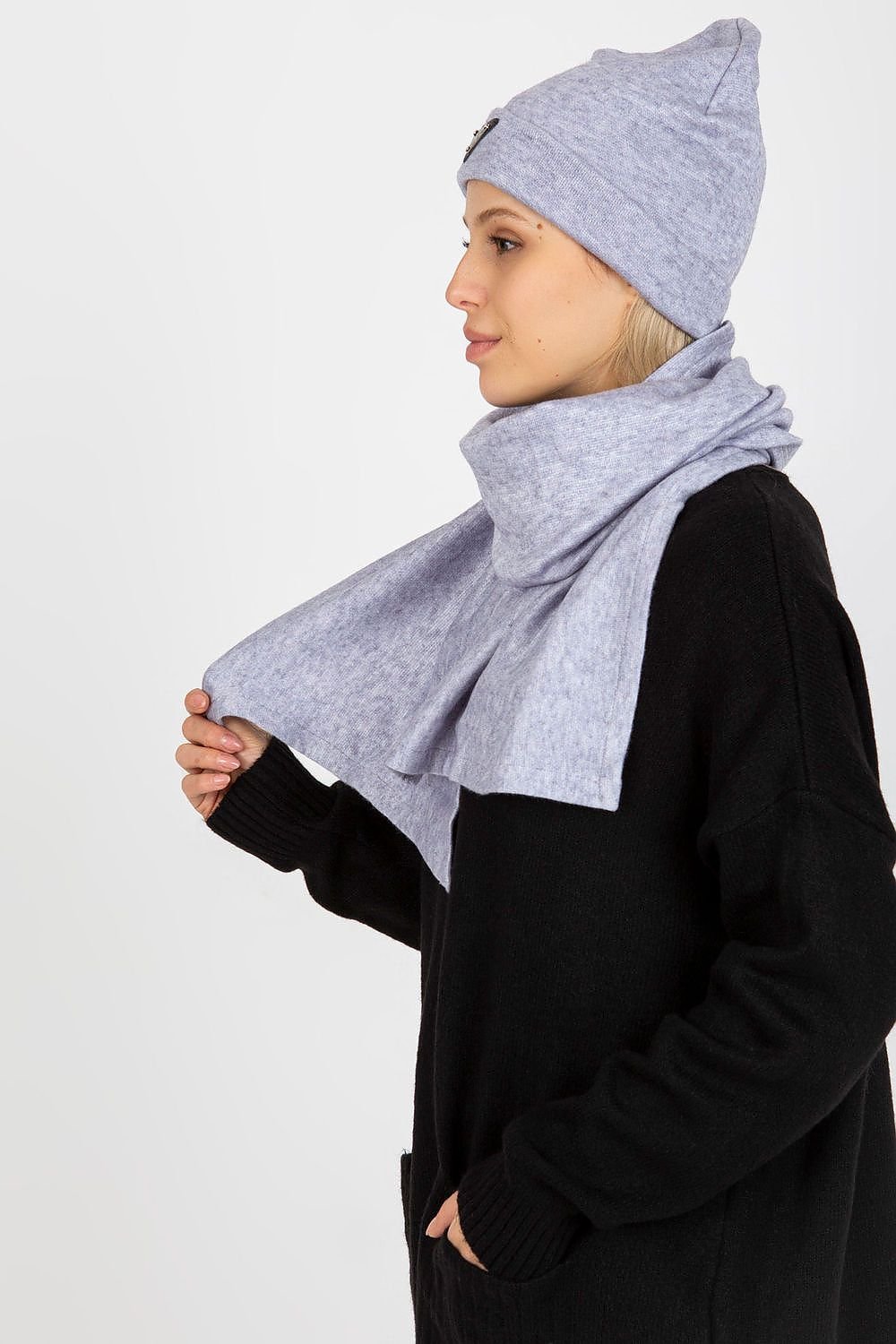 Ensemble bonnet et écharpe d'hiver pour plus de chaleur et de style