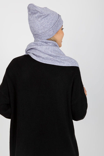 Ensemble bonnet et écharpe d'hiver pour plus de chaleur et de style