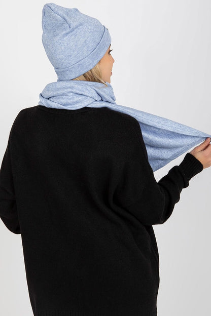 Ensemble bonnet et écharpe d'hiver pour plus de chaleur et de style