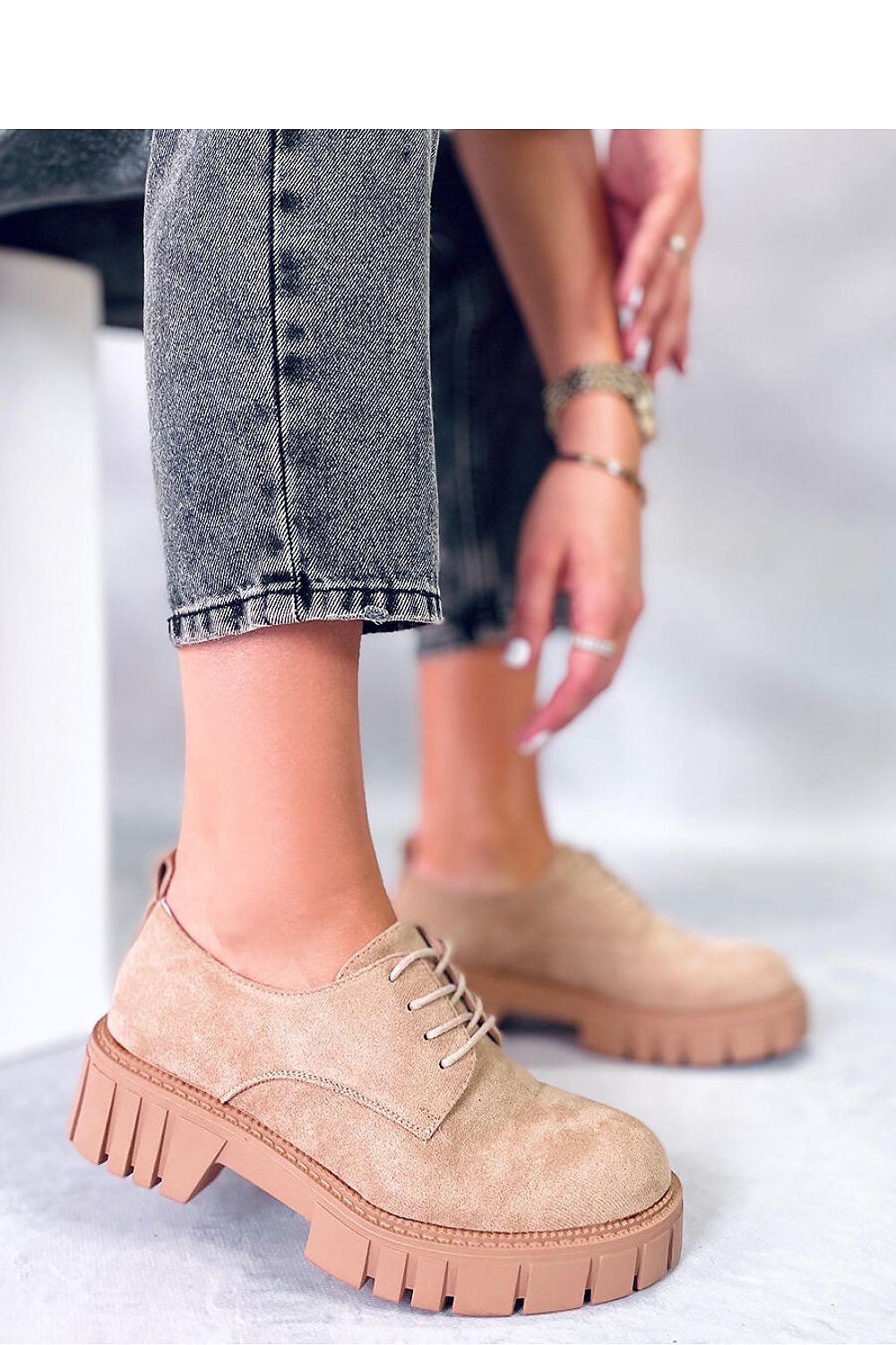 Mocassins à lacets en daim beige pour femmes avec plateforme