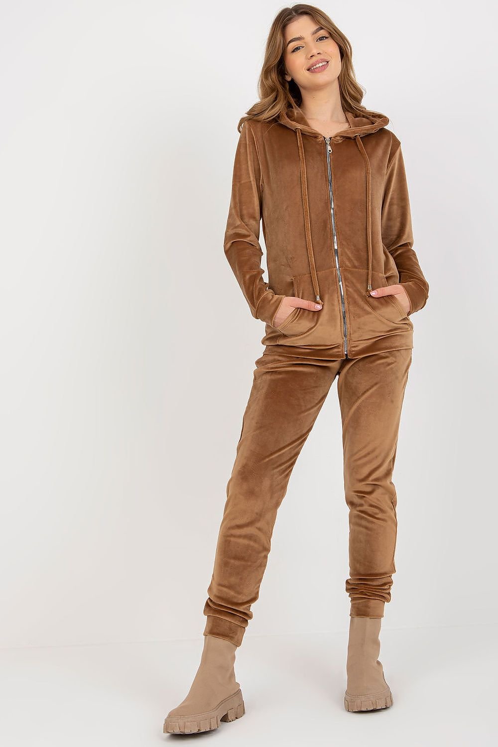 Ensemble sweat-shirt et pantalon long en velours avec fermeture éclair et poches plaquées