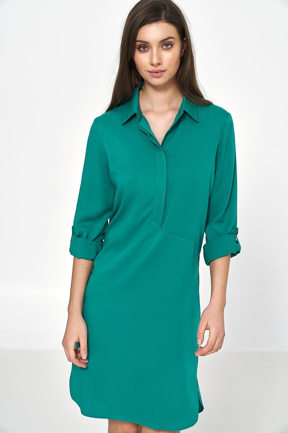 Oversize viscose dress perfect for soft office style or casual wear, offering versatility for various looks. Pair it with stilettos and a decorative belt or sneakers and a denim jacket for a stylish outfit.






