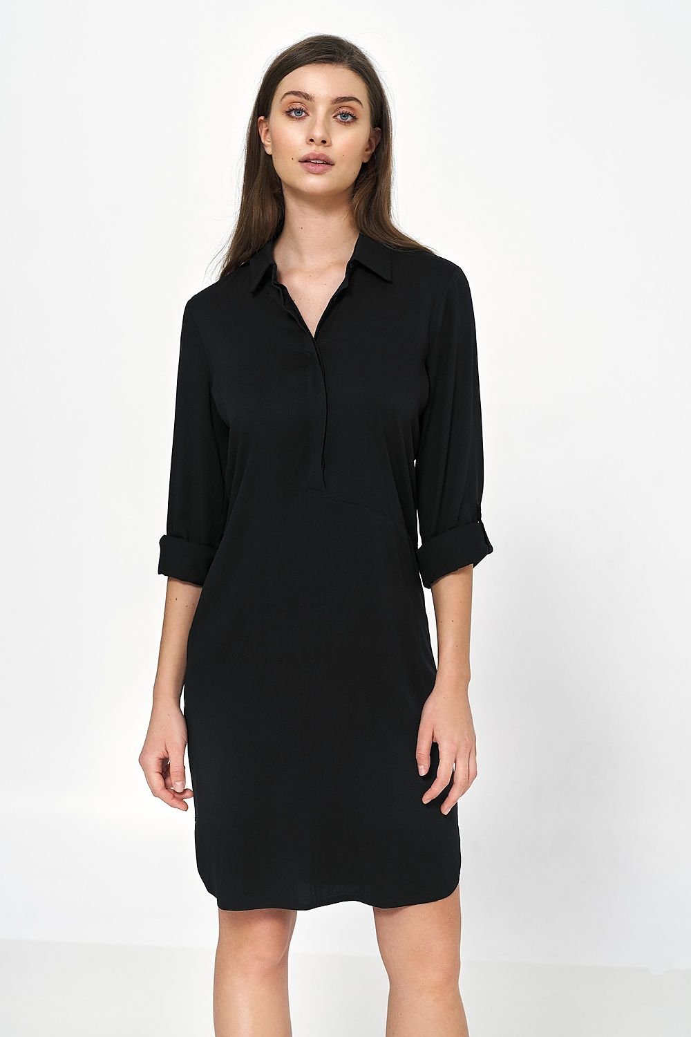 Oversize viscose dress perfect for soft office style or casual wear, offering versatility for various looks. Pair it with stilettos and a decorative belt or sneakers and a denim jacket for a stylish outfit.






