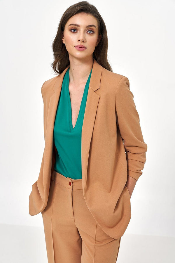 Comfortable and Elegant Jacket with Creased Sleeves for Casual and Soft-Office Styles