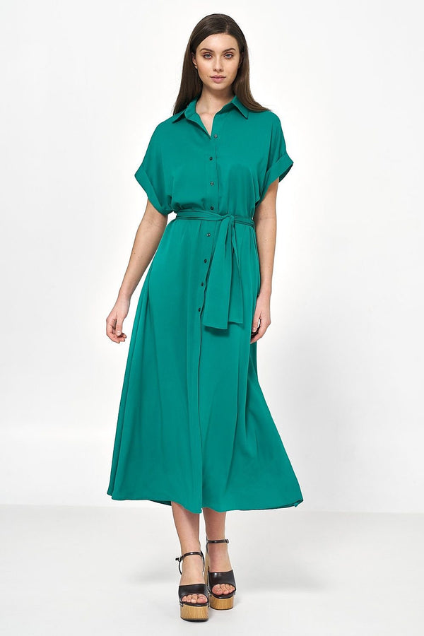 Robe chemise ample aux douces teintes printanières