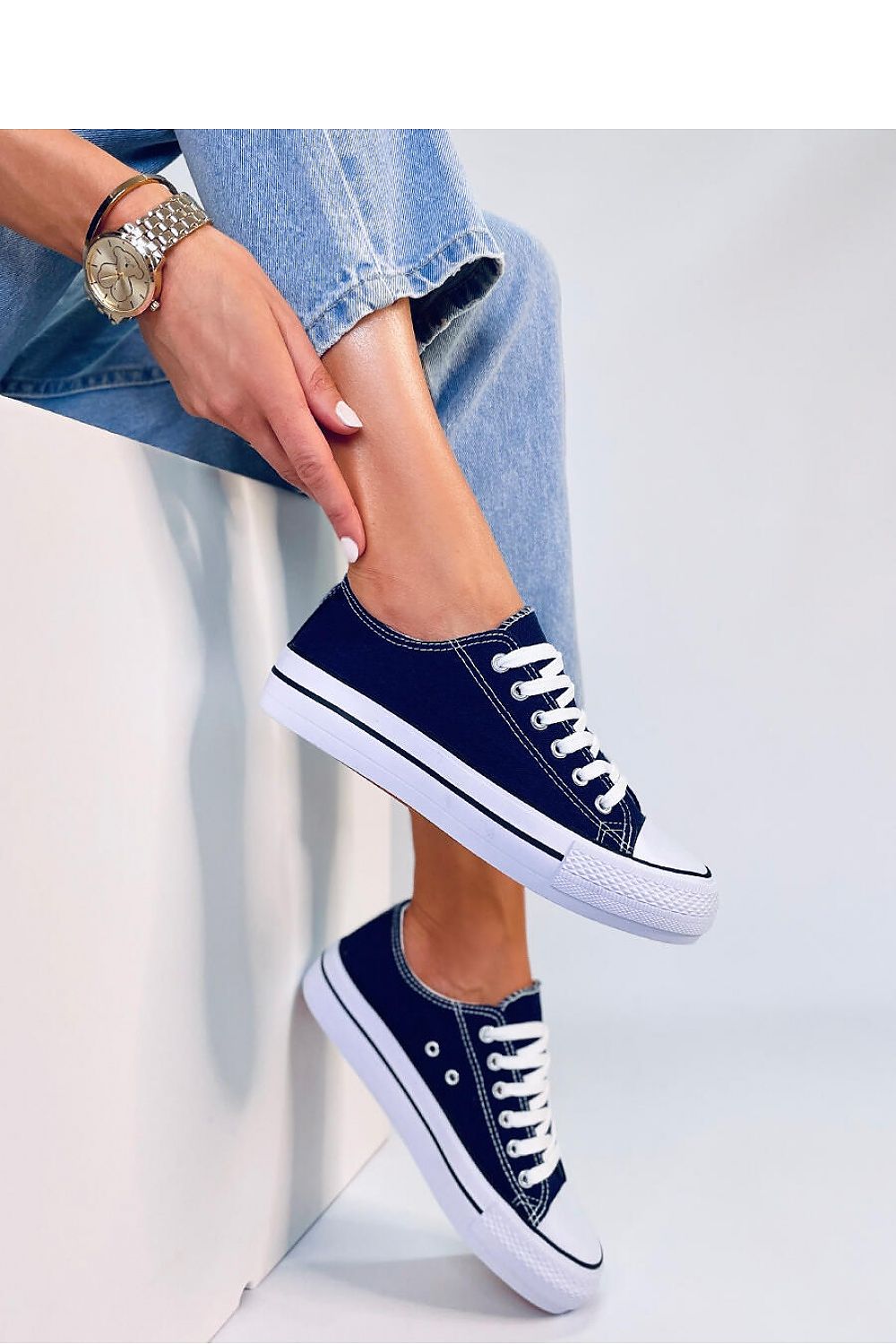 Klassische blaue Sneakers mit hoher Sohle für Damen