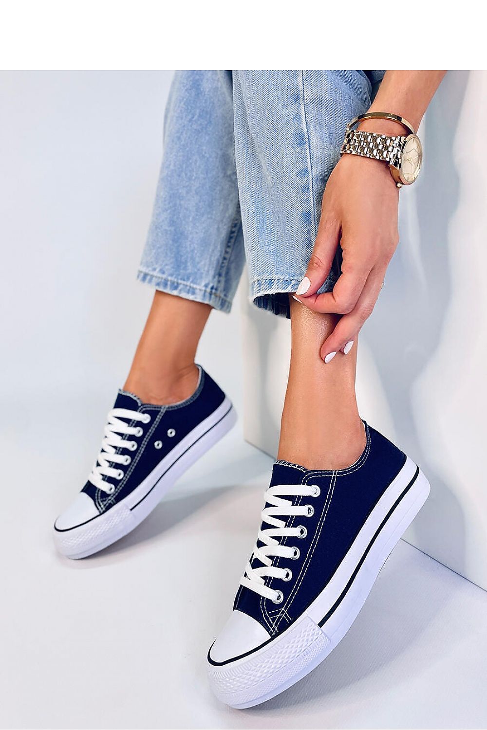 Klassische blaue Sneakers mit hoher Sohle für Damen