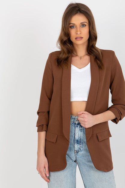 A stylish women's jacket with 3/4 sleeves, an unbuttoned design, and lined interior. Featuring imitation pockets and shoulder cushions for a unique look, this jacket is a perfect fit for a variety of occasions.






