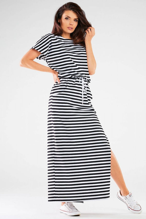 Vestido largo de verano con mangas cortas y tejido transpirable