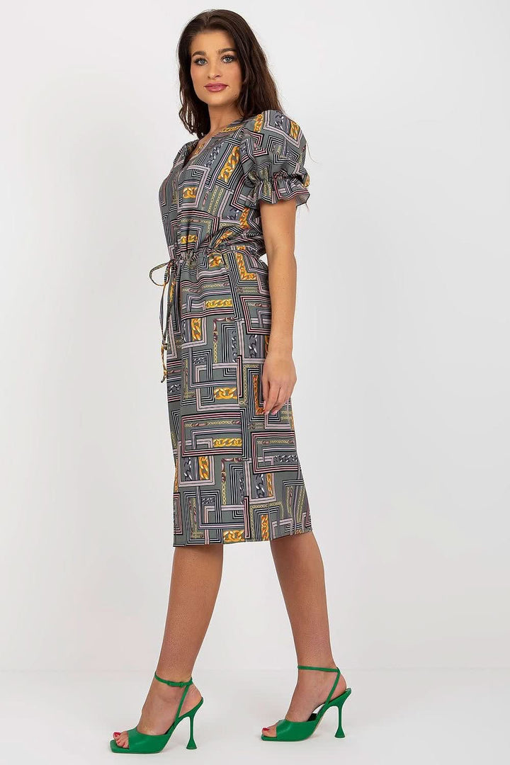 Elegant Dress with Short Sleeves and Decorative Slit Neckline - Ludowika 