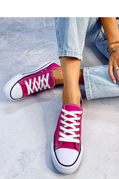 Stylish pink women's sneakers on a high sole, offering a timeless and comfortable design perfect for everyday wear. Made with fabric for both outer and inner materials, these sneakers provide a fashionable and reliable option for your casual outfits.






