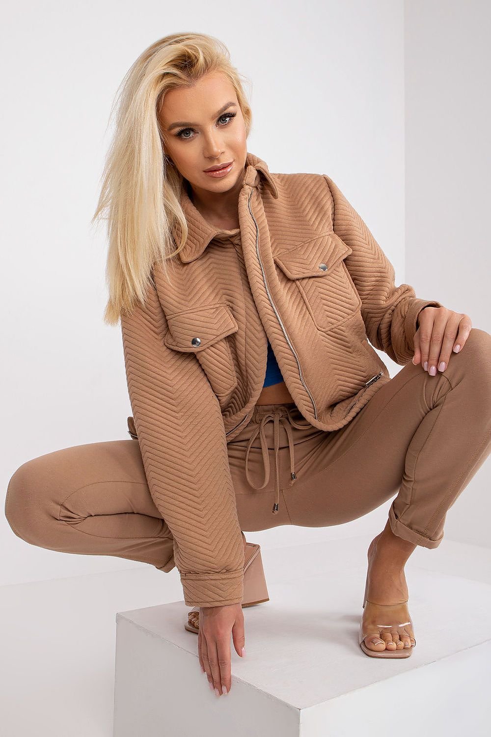 A sleek quilted transitional jacket made from high-quality 100% polyester, featuring a simple, pocketless design. Perfect for casual or urban styling, ideal for work, daily wear, or walks. Warm and comfortable for any occasion.






