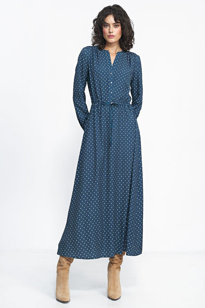 Robe longue à pois pour un style féminin et romantique