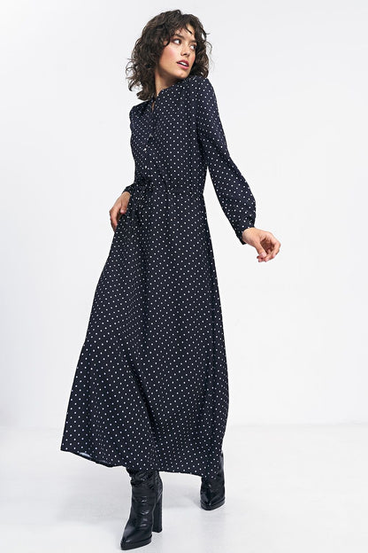 Robe longue à pois pour un style féminin et romantique