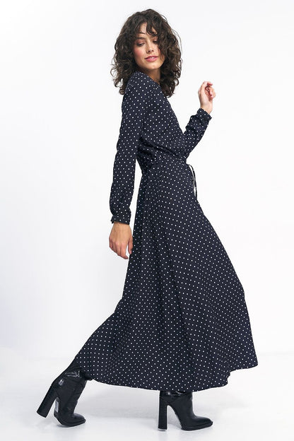 Robe longue à pois pour un style féminin et romantique