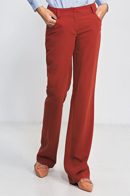 Classic bootcut pants perfect for versatile styling. Pair them with stilettos for a leg-lengthening effect, or create a soft office look with a matching jacket. They also complement loose sweaters and flat shoes beautifully. A timeless wardrobe staple.






