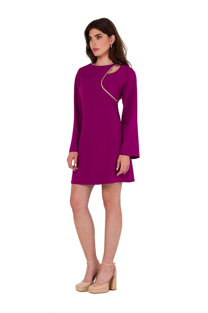 Elegant Teardrop Neckline Dress with Decorative Trim and Wide Sleeves - Ludowika 