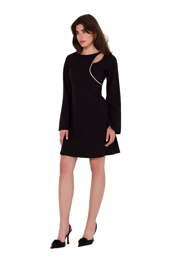 Elegant Teardrop Neckline Dress with Decorative Trim and Wide Sleeves - Ludowika 