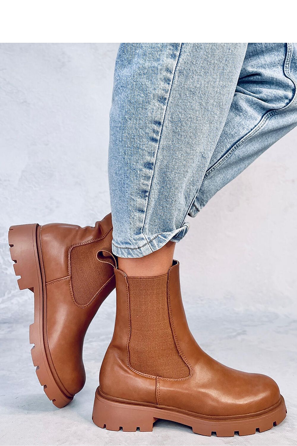 Veneer Damenstiefel - Minimalistischer Slip-On-Stil mit dicker Sohle