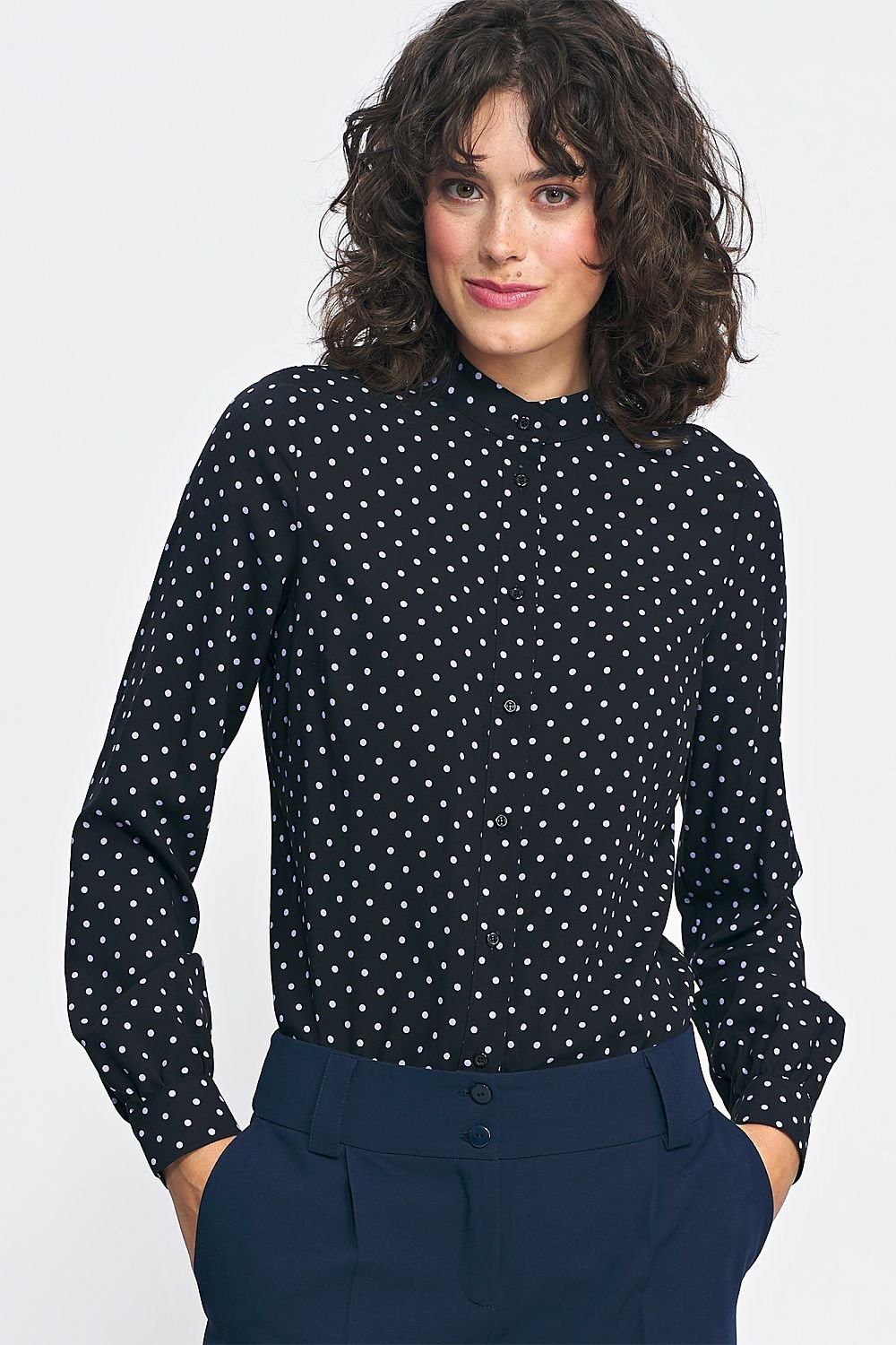 Chemise boutonnée d'automne à col montant et motif pois