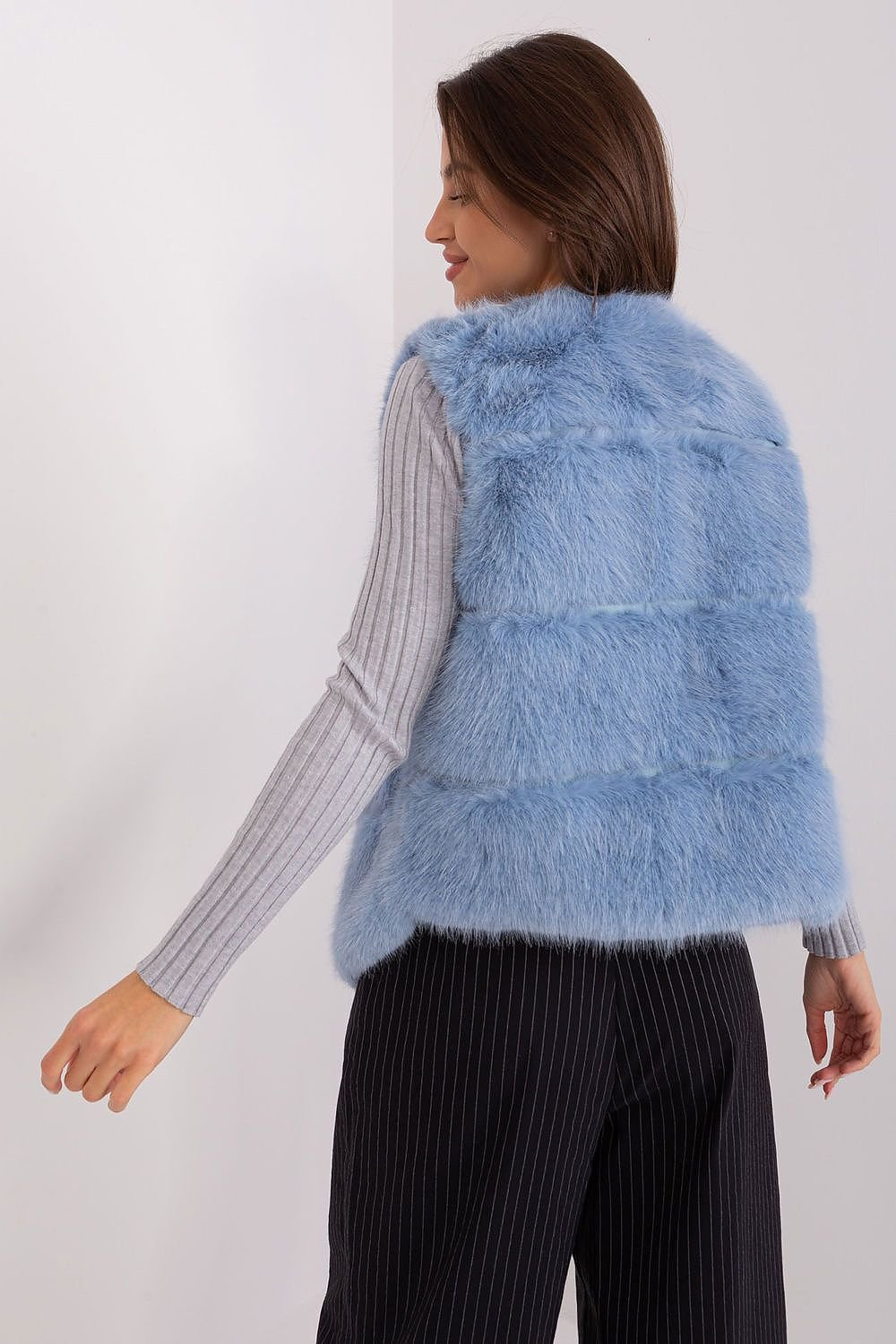 Luxurious Fur Vest – Soft, Warm, and Stylish for Any Occasion